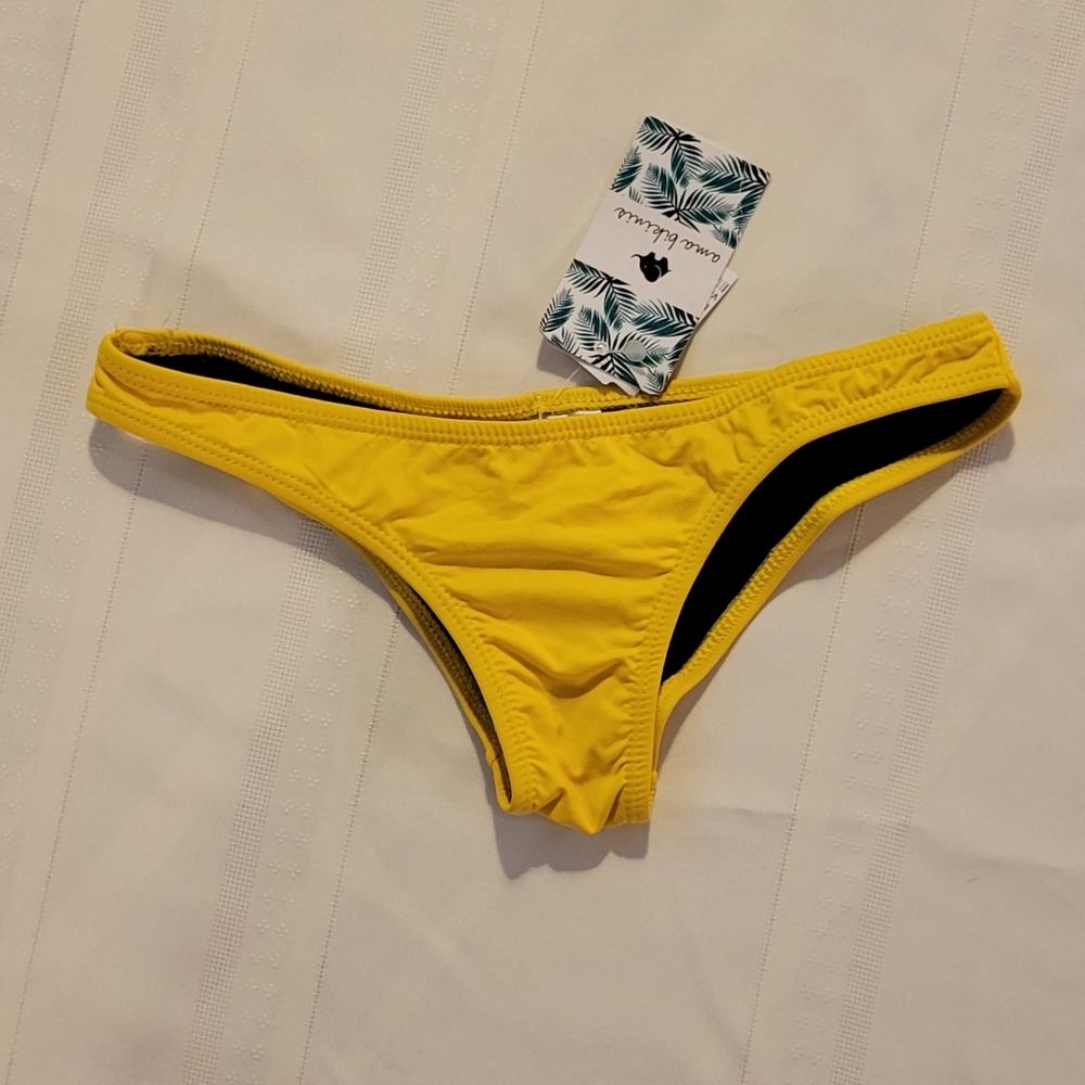 NWT Ama Bikinis yellow Bikini bottoms size small